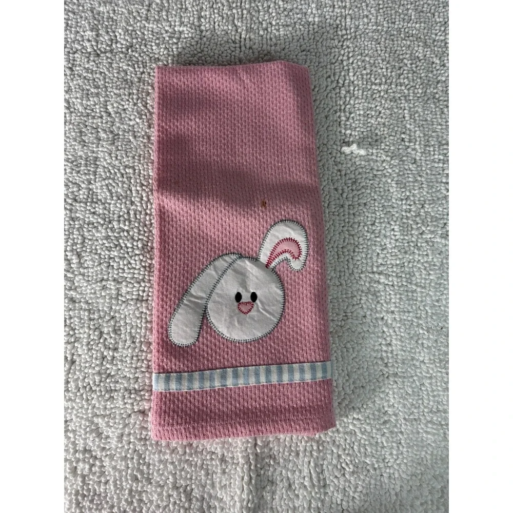 Cute Easter Kitchen/ Dining Room Lot